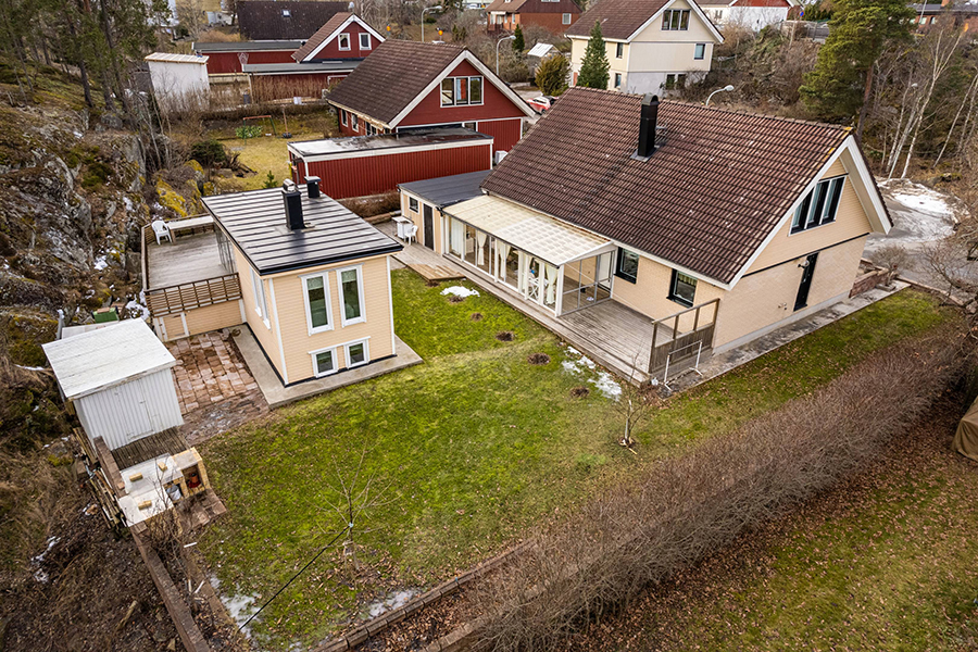 23. Fonsterrenovering sommarstuga