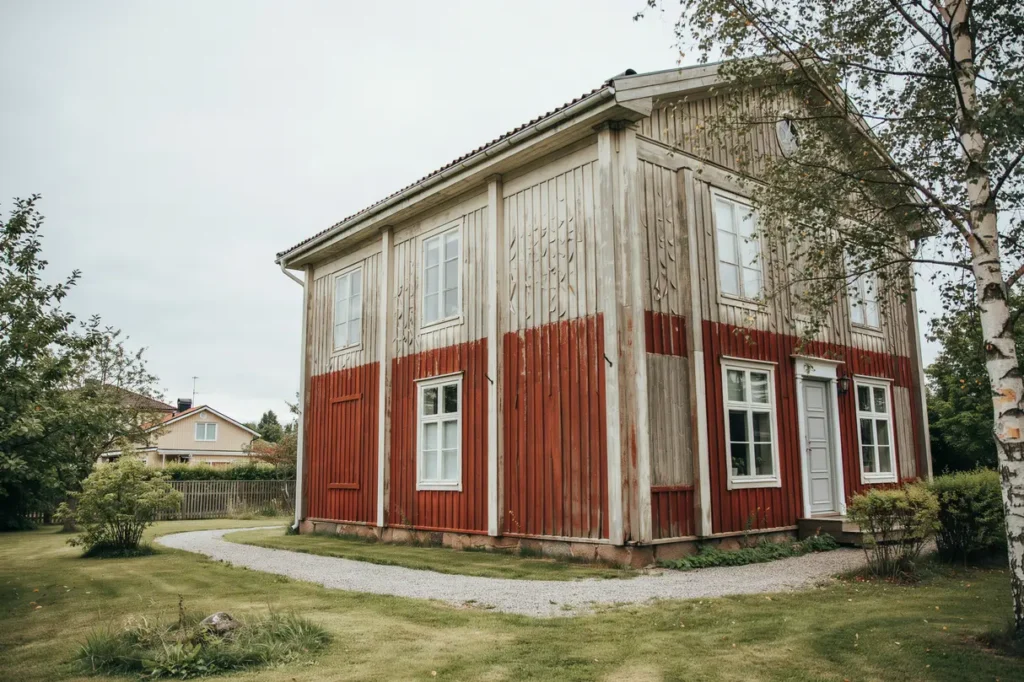n r beh ver huset m las om tecken p slitage svenska villa gare b r h lla koll p